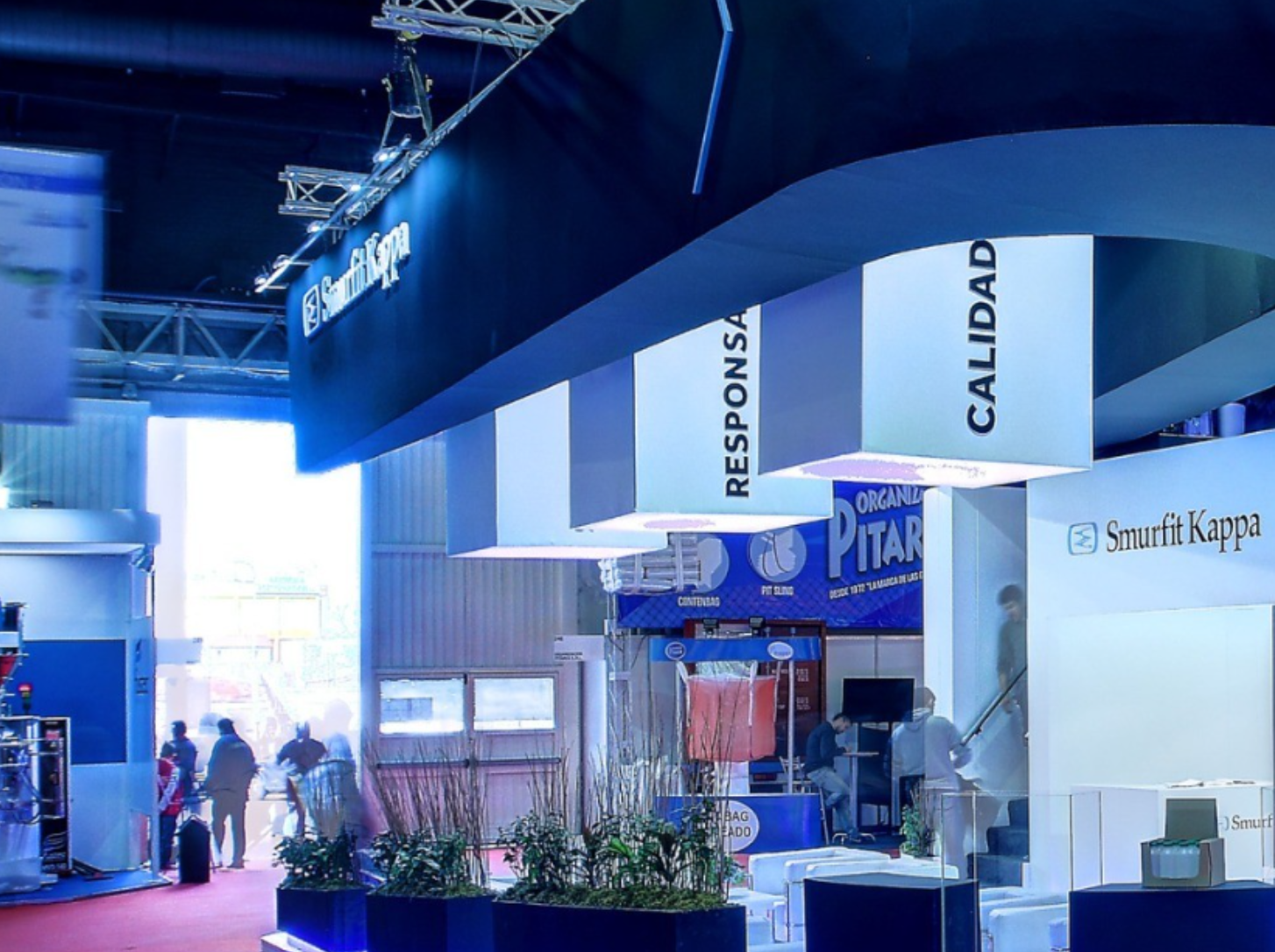 Iluminación de stands: cómo la luz decide qué se mira primero